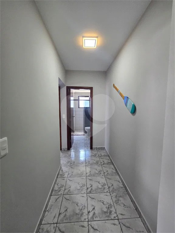Belíssimo apartamento recém reformado na Praia Grande.