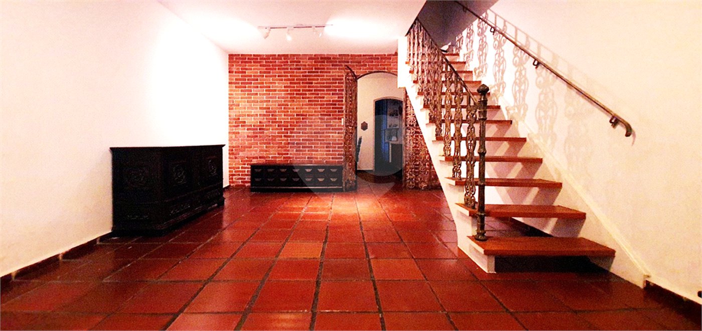Casa à venda com 3 quartos, sendo 1 suíte,  no condomínio Ministro Jesuíno Cardoso 504, São Paulo - SP