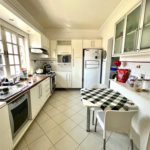 Casa à venda com 5 quartos, sendo 3 suítes, no condomínio Santa Teresa 1, Vinhedo - SP