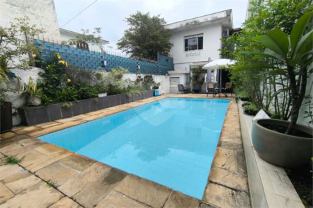 Sobrado à venda com 4 quartos, sendo 1 suíte,  em Vila Cruzeiro, São Paulo, SP