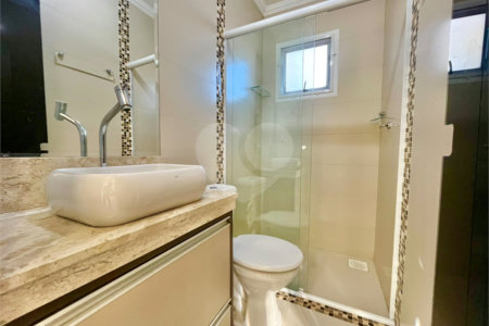 Casa à venda com 3 quartos, sendo 1 suíte, no condomínio Residencial Villa Flora, Votorantim - SP