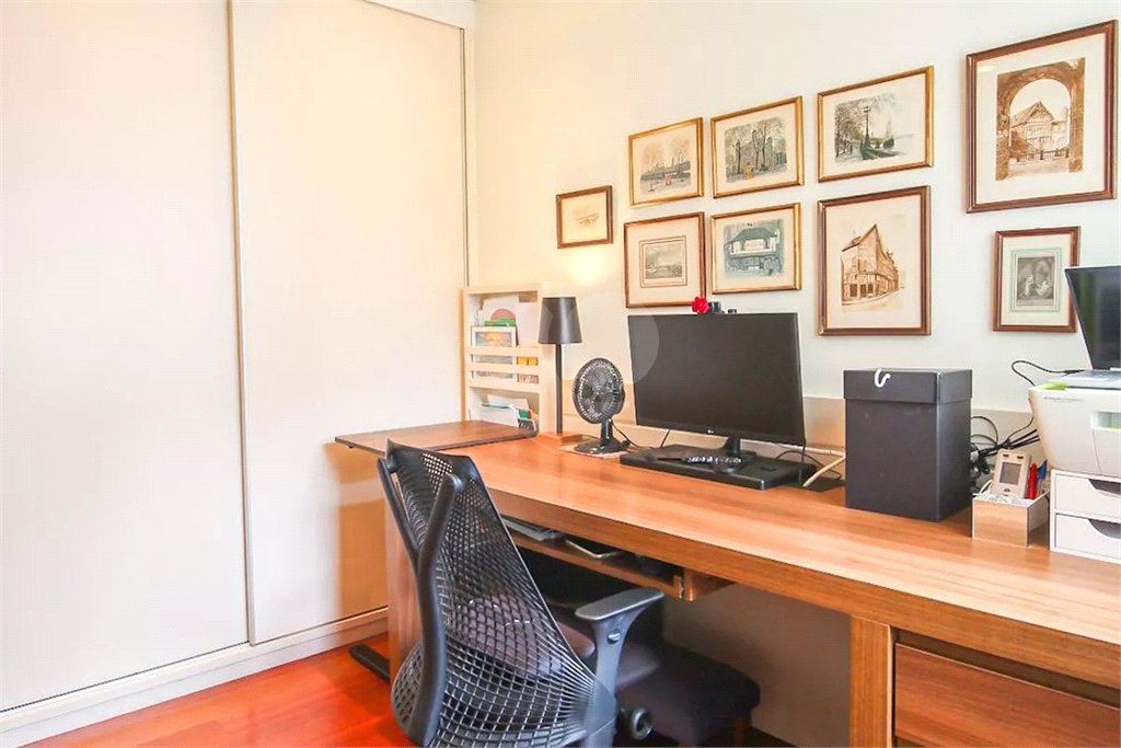 Apartamento à venda com 3 suítes em Real Parque, São Paulo, SP