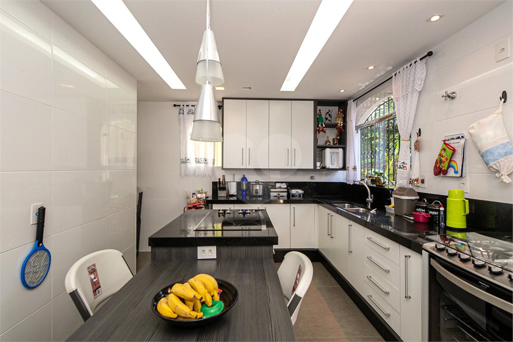 Casa à venda com 4 quartos, sendo 2 suítes,  em Interlagos, São Paulo, SP