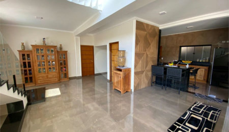Casa à venda com 4 suítes em Vila Santista, Atibaia, SP