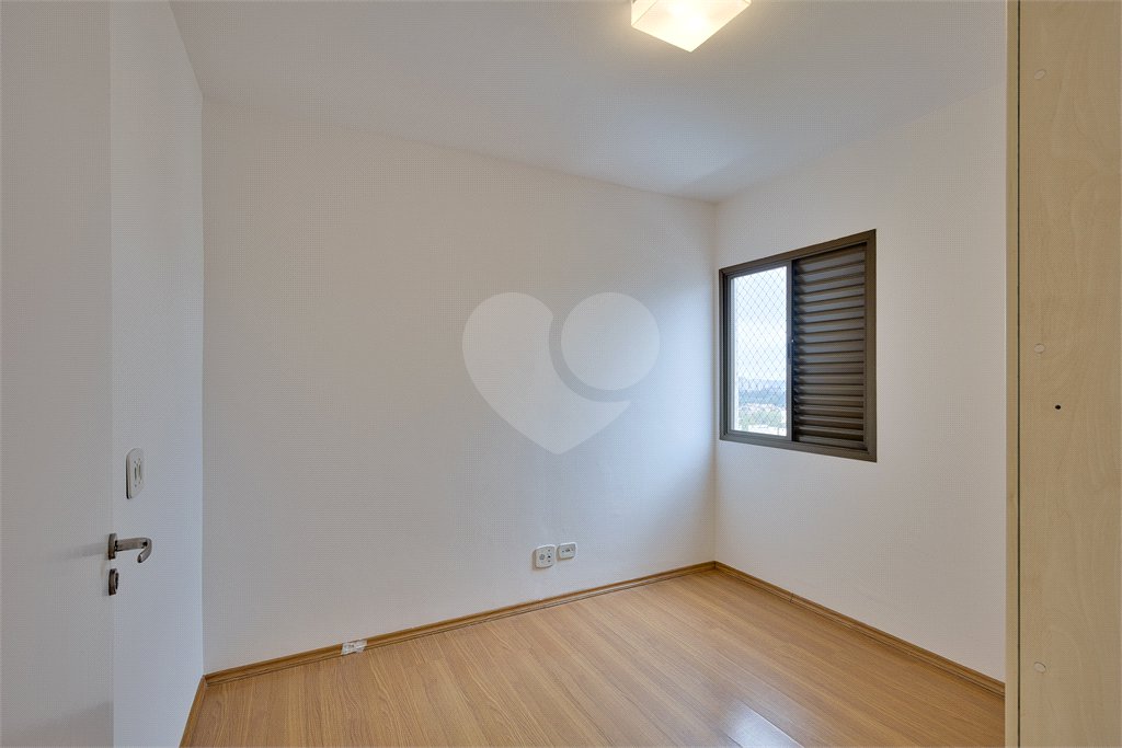 Apartamento à venda com 3 quartos, sendo 1 suíte, em Alto da Boa Vista, São Paulo, SP