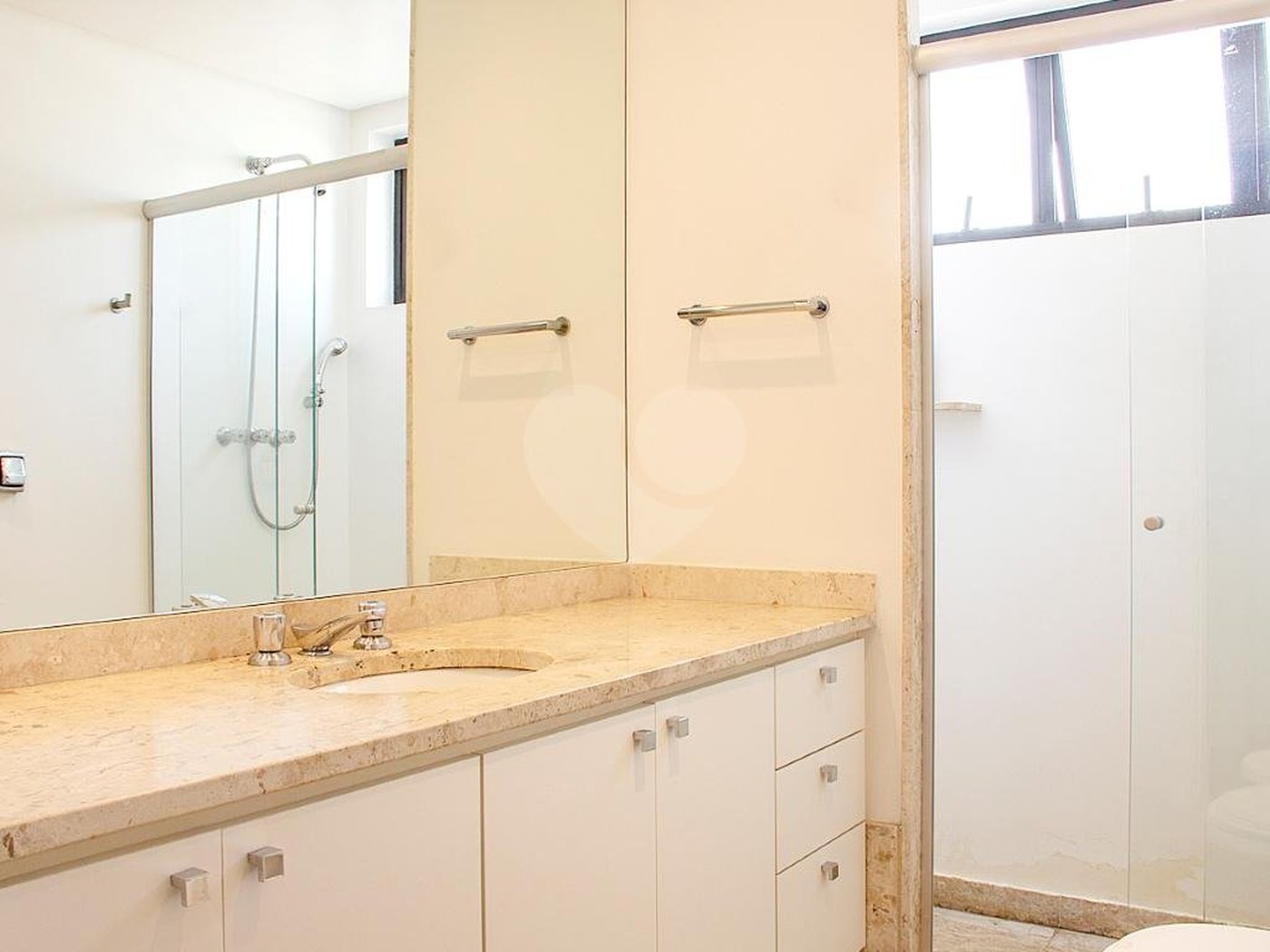 Apartamento à venda com 3 quartos, sendo 2 suítes, em Alto da Boa Vista, São Paulo, SP
