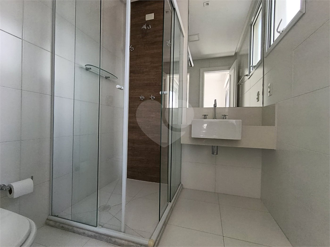 Apartamento para alugar com 3 suítes em Jardim Virgínia, Guarujá, SP