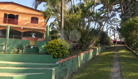 Casa à venda com 5 quartos, sendo 1 suíte,  em Chácaras Bom Tempo, Franco da Rocha, SP
