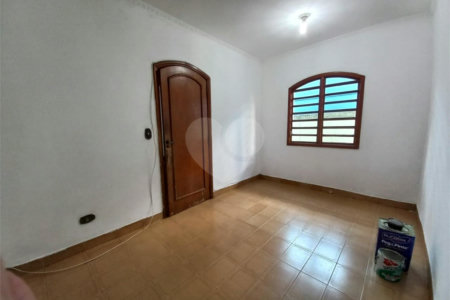 Casa à venda com 3 quartos, sendo 1 suíte, em Jardim das Vertentes, São Paulo, SP
