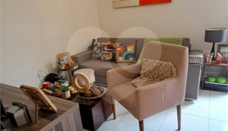 Casa à venda com 3 quartos, sendo 1 suíte,  no condomínio Moradas do Horto, São Paulo - SP