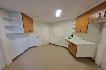 Apartamento à venda com 2 quartos, sendo 1 suíte,  em Barra da Tijuca, Rio de Janeiro, RJ