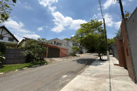 Casa Térrea à venda com 3 quartos, sendo 1 suíte,  em Vila Áurea, Poá, SP