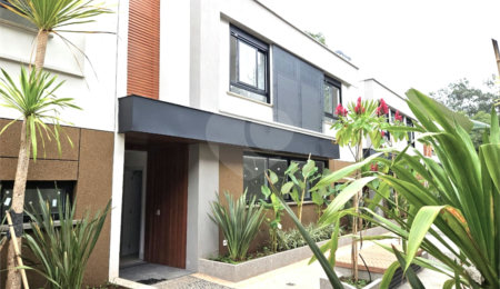 Casa à venda com 4 suítes no condomínio Venezia, São Paulo - SP