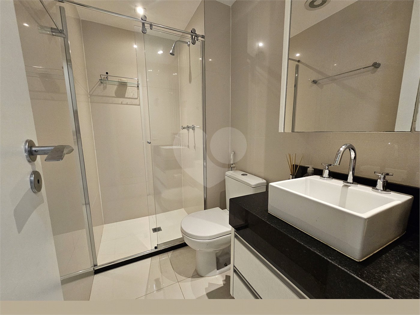 Apartamento para alugar com 2 quartos, sendo 1 suíte,  em Jardim das Acácias, São Paulo, SP