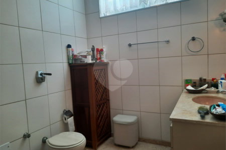 Casa à venda com 4 quartos, sendo 3 suítes,  em Jardim Marajoara, São Paulo, SP