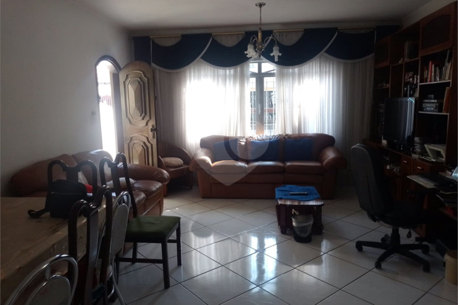 Sobrado à venda com 3 quartos, sendo 1 suíte,  em Tremembé, São Paulo, SP