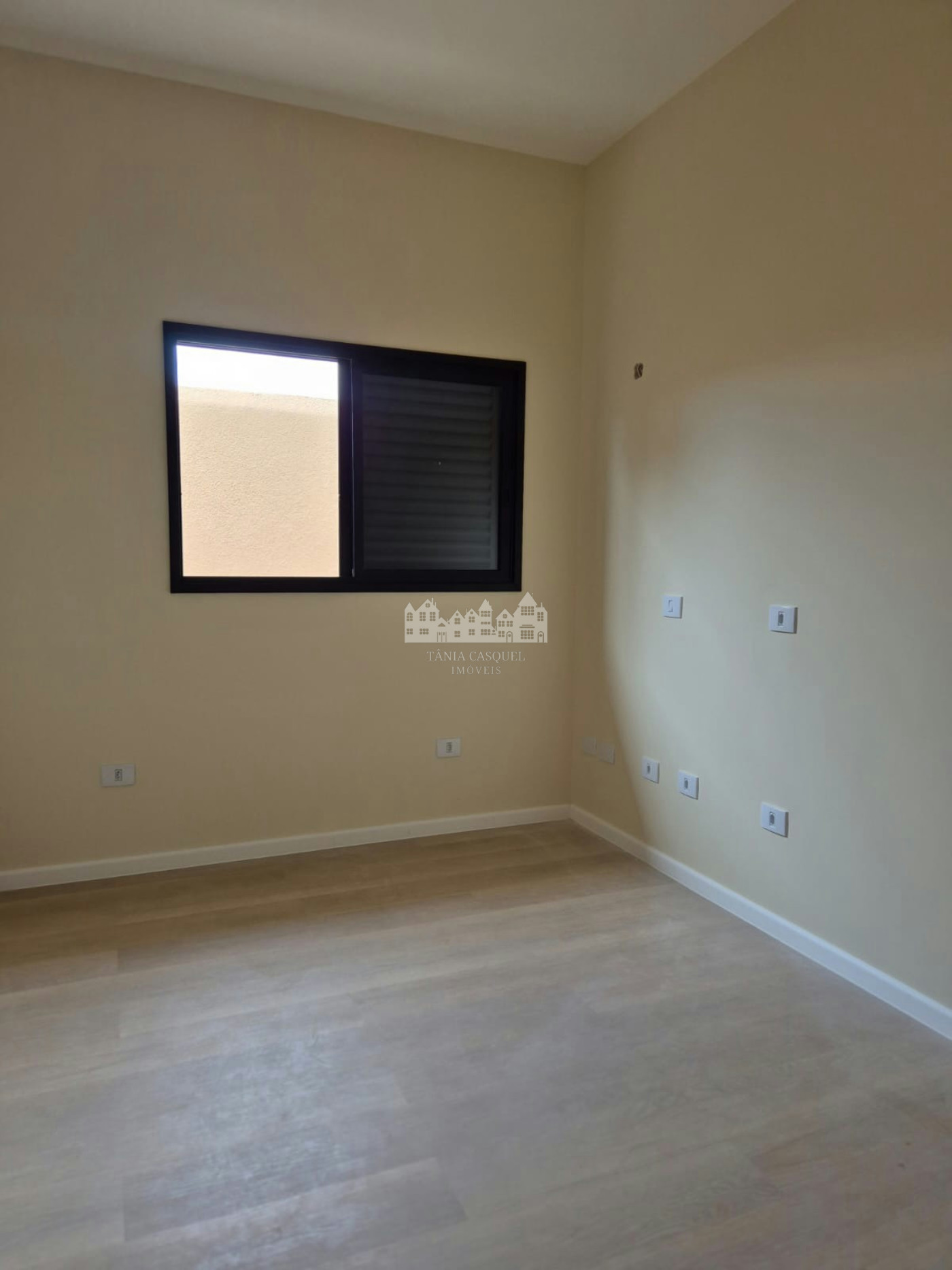 Casa à venda com 3 suítes em Vila Petrópolis, Atibaia, SP