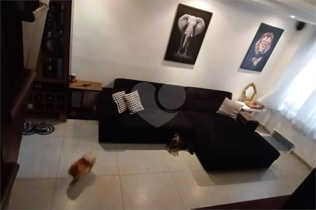 Casa à venda com 3 quartos, sendo 1 suíte, no condomínio Jardim das Palmas, São Paulo - SP