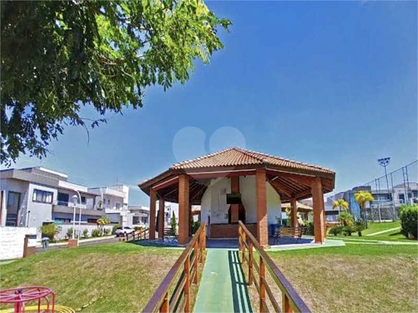 Casa à venda com 3 suítes no condomínio Jardim Residencial Dona Lucilla, Indaiatuba - SP