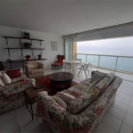 Apartamento Residencial à venda, Pitangueiras, Guarujá - AP0163.
