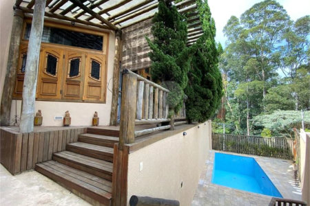 Casa em condomínio à venda com 4 quartos, sendo 3 suítes, em Jardim Vitória Régia, São Paulo, SP