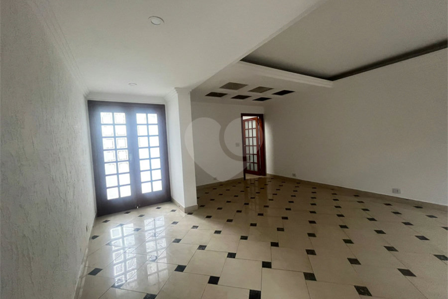 Sobrado à venda com 3 quartos, sendo 1 suíte, em Tremembé, São Paulo, SP