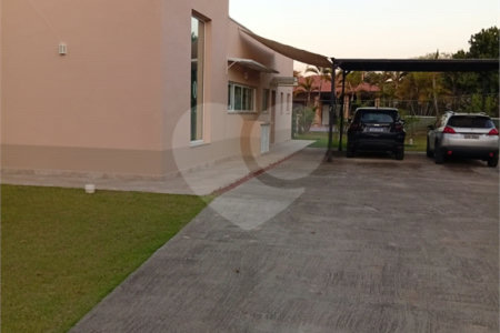 Casa à venda com 3 suítes no condomínio Haras Paineiras, Salto - SP