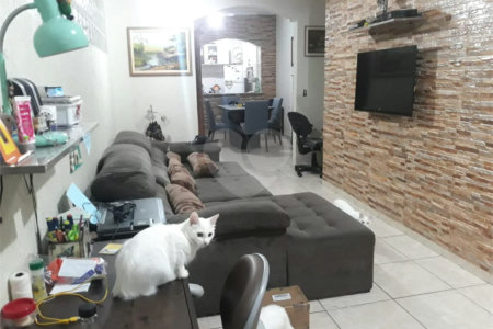 Sobrado à venda com 3 suítes em Vila Nivi, São Paulo, SP