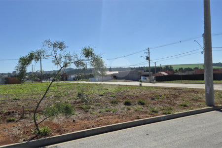 Terreno à venda em Loteamento Residencial Tivolli, Itapetininga, SP