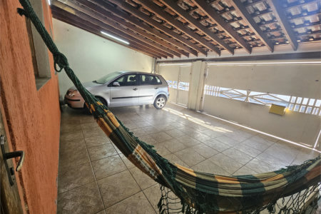 Casa à venda com 3 quartos, sendo 1 suíte,  em Conjunto Residencial Nova Bertioga, Mogi das Cruzes, SP