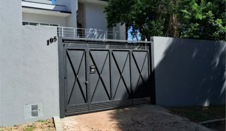 Casa Térrea à venda com 3 quartos, sendo 1 suíte, em Parque Rizzo, Cotia, SP