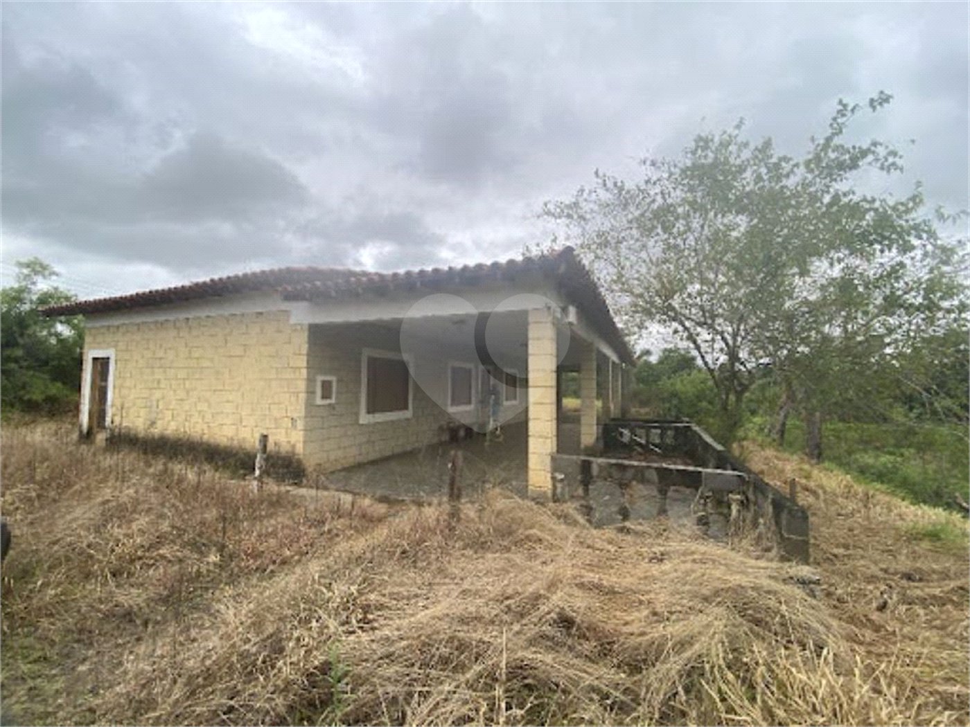 Sítio à venda com 4 quartos, sendo 1 suíte, no Centro, Elias Fausto, SP