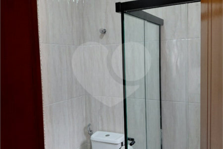 Casa à venda com 2 suítes no condomínio Residencial Guilhen, São Paulo - SP