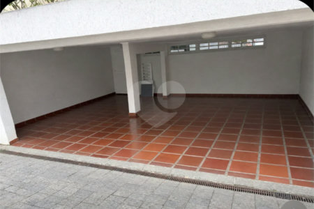 Sobrado à venda com 3 suítes em Jabaquara, São Paulo, SP