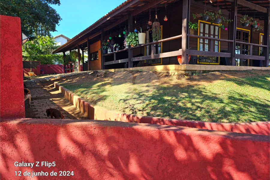 Casa à venda com 4 quartos, sendo 3 suítes, no condomínio Residncial Euroville, Carapicuíba - SP