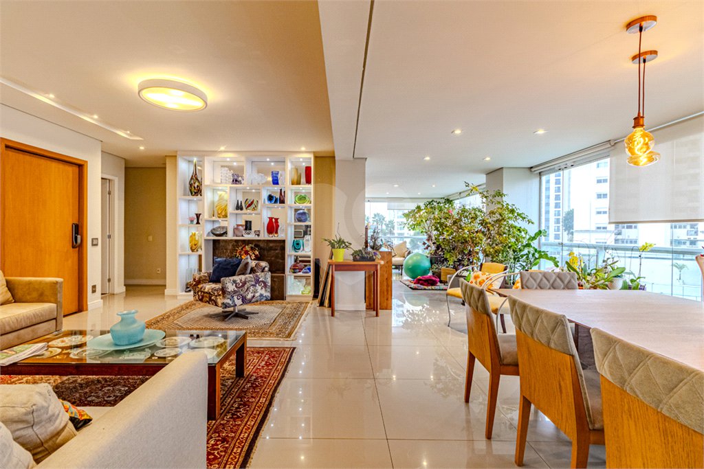 Apartamento à venda com 3 suítes em Alto da Lapa, São Paulo, SP