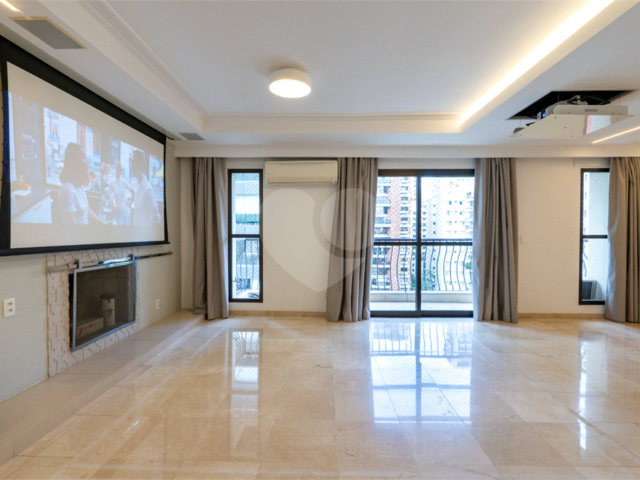 Apartamento à venda com 3 suítes em Vila Nova Conceição, São Paulo, SP