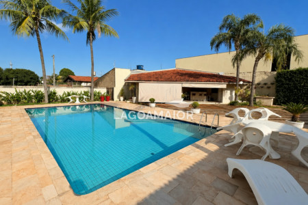 Casa à venda com 6 quartos, sendo 3 suítes,  em Santos Dumont, Três Lagoas, MS