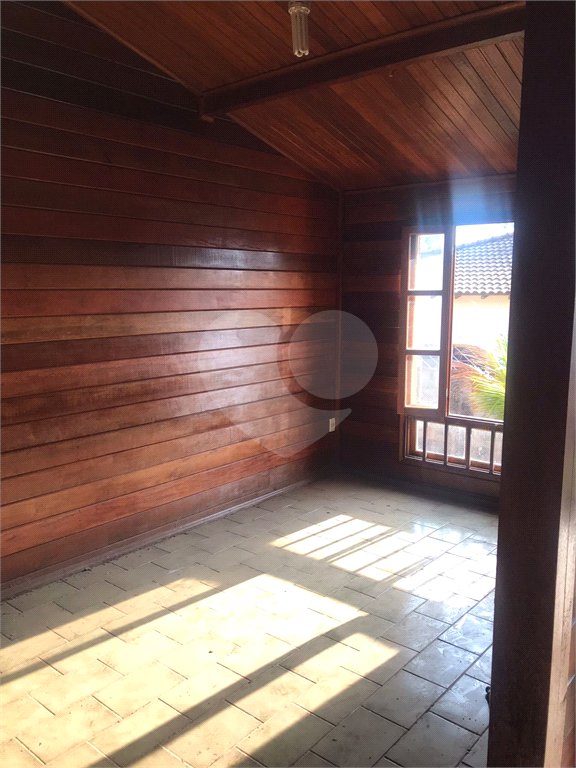 Casa à venda com 3 quartos, sendo 1 suíte, no condomínio Zuleika Jabour, Salto - SP