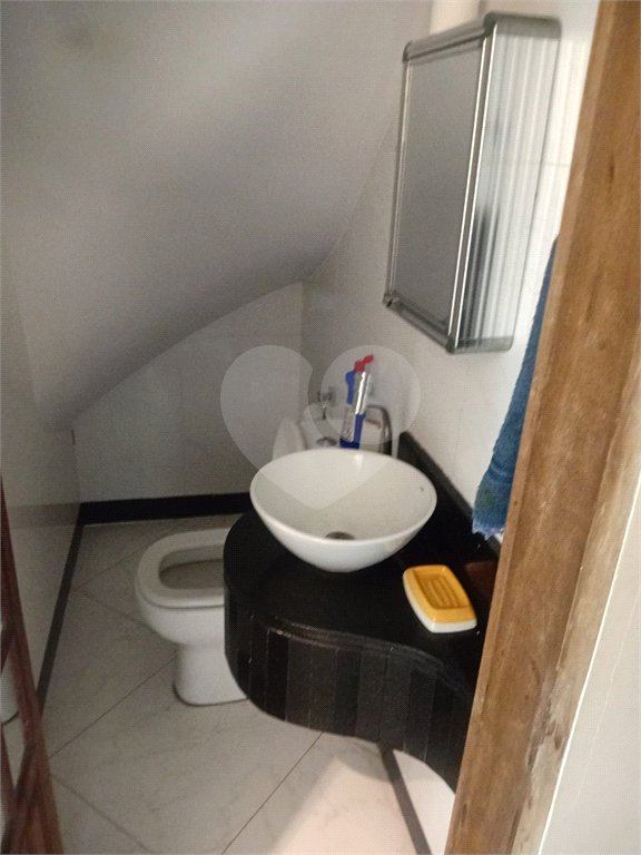 Sobrado à venda com 4 quartos, sendo 1 suíte,  em Parque Santa Laura, Ferraz de Vasconcelos, SP
