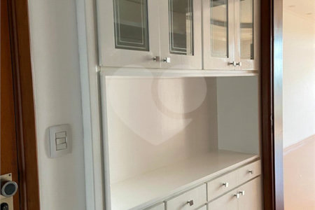 Apartamento à venda com 3 suítes no Centro, Araraquara, SP