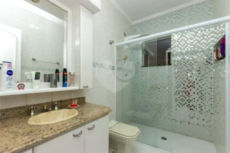 Sobrado à venda com 3 quartos, sendo 1 suíte, em Jardim Pinheiros, São Paulo, SP