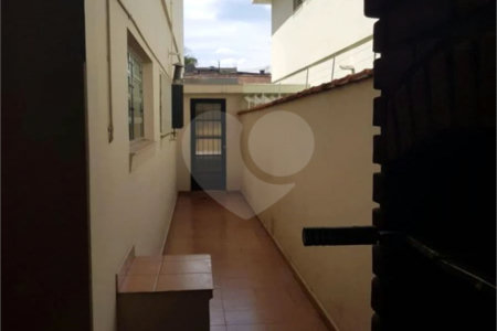 Sobrado à venda com 3 quartos, sendo 1 suíte, em Cidade Vargas, São Paulo, SP