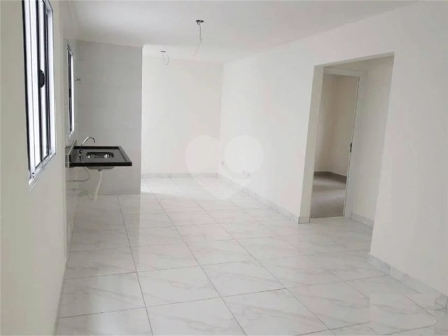 Casa à venda com 2 quartos no condomínio Hebe, São Paulo - SP