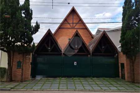 Sobrado à venda com 4 quartos, sendo 2 suítes,  em Jardim Leonor, São Paulo, SP