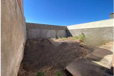 Casa à venda com 3 quartos, sendo 1 suíte, em Jardim Primavera I, Ponta Porã, MS