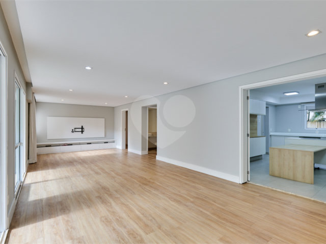 Apartamento à venda com 4 quartos, sendo 3 suítes,  em Granja Julieta, São Paulo, SP