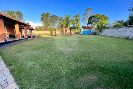 Chácara à venda com 6 quartos, sendo 1 suíte,  em Cercadinho, Alambari, SP