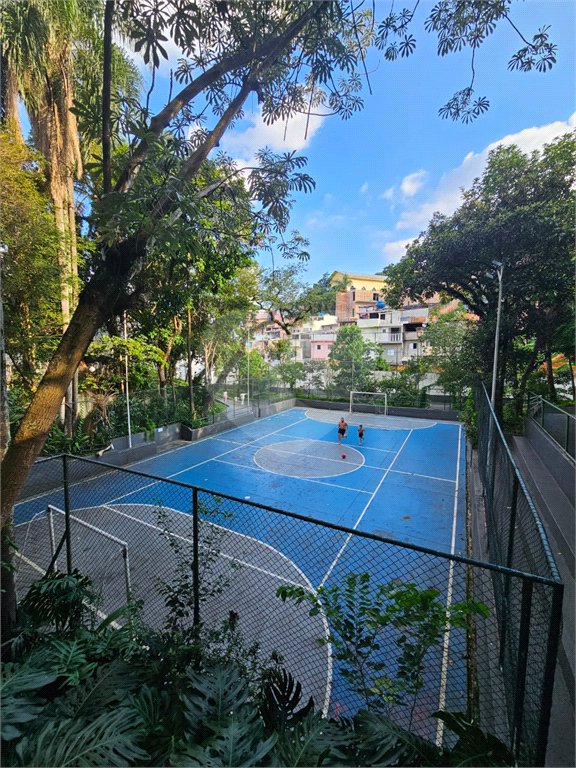Casa à venda com 3 quartos, sendo 1 suíte, no condomínio Jconde de Irajá, São Paulo - SP