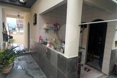Casa à venda com 2 quartos, sendo 1 suíte, no condomínio Parque Central, Rio de Janeiro - RJ